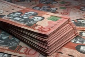 liasse de billets en République Dominicaine