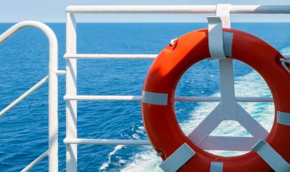 équipements de sécurité à bord d'un bateau
