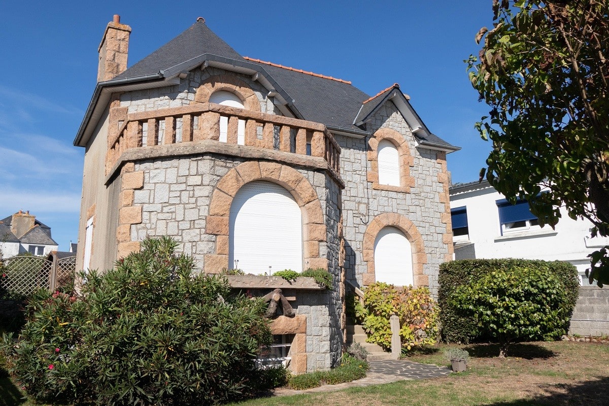 maison granit rose