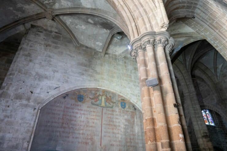 intérieur basilique guingamp
