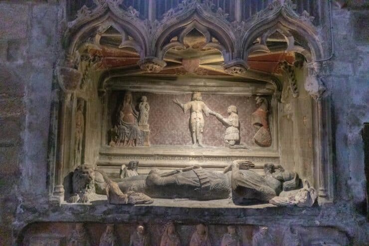 gisant basilique guingamp