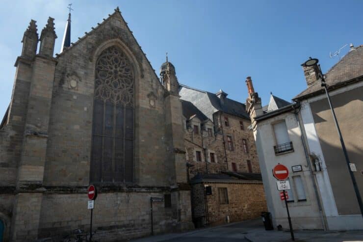 monastère