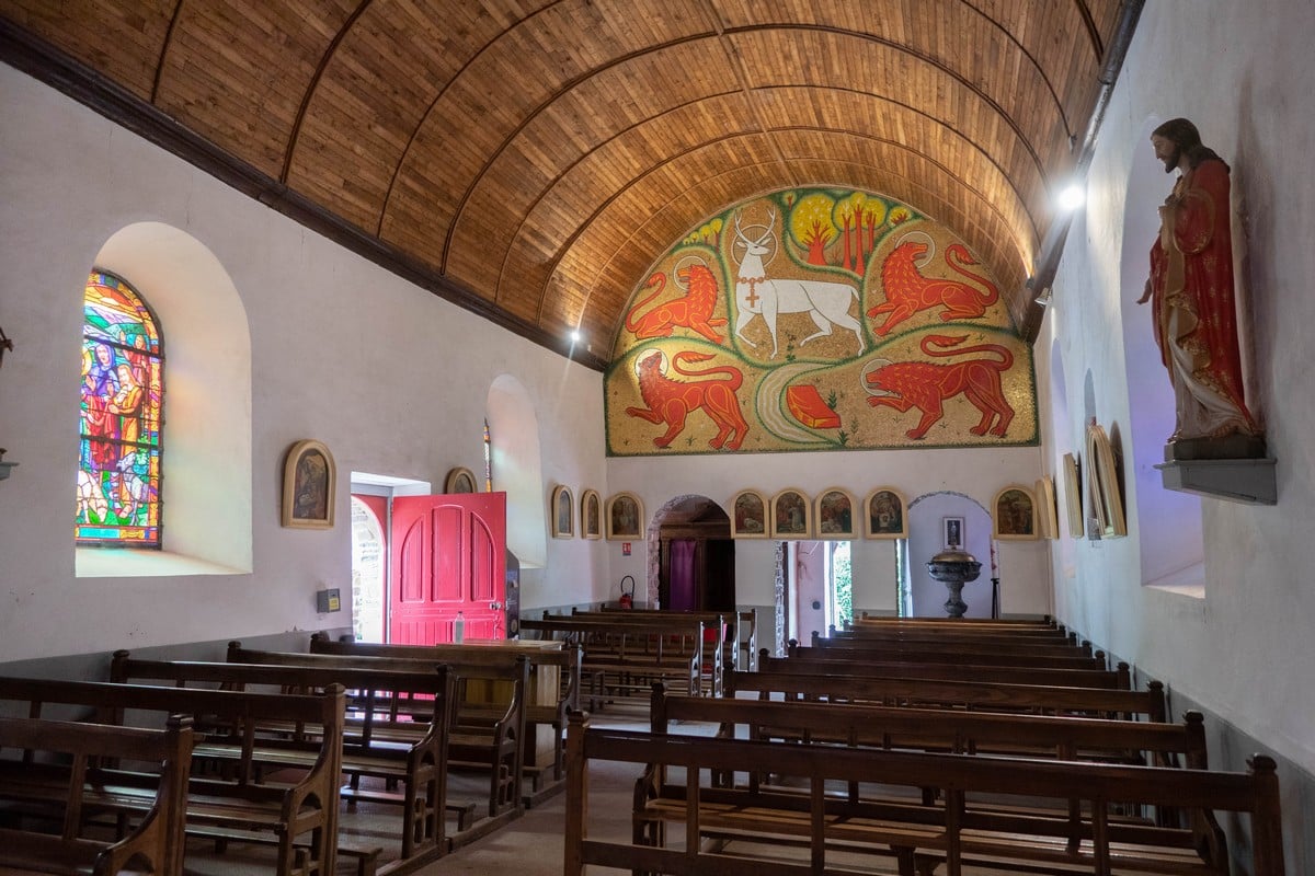 église du saint graal interieur