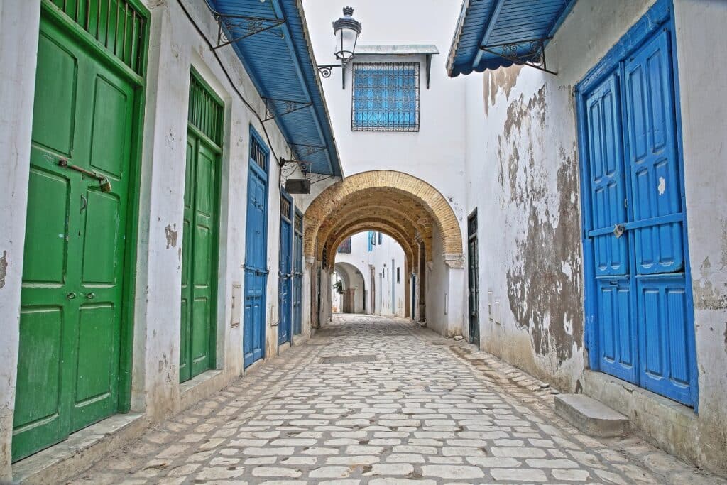rue typique medina tunis