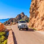 voiture sur les route de Corse