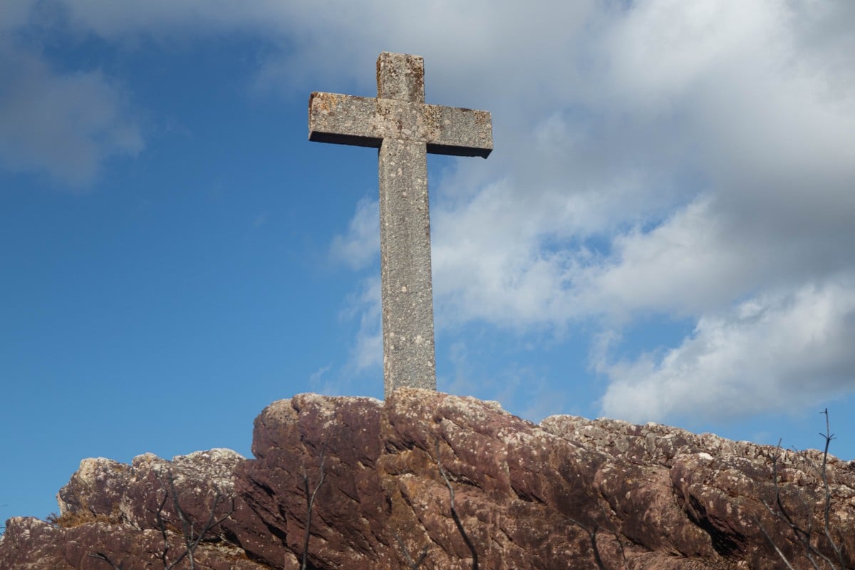 grande croix en granit