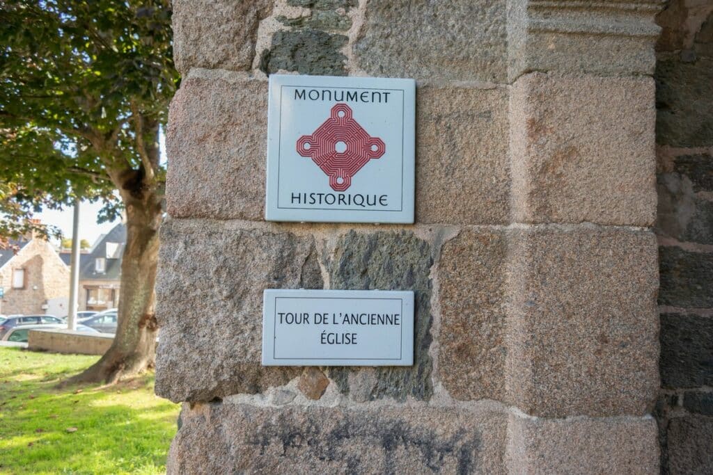 tour de l'ancienne église