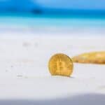 crypto monnaie sur la plage