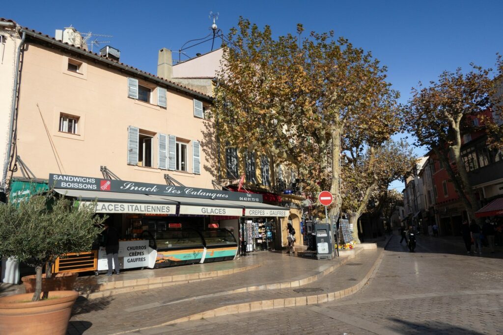 visiter cassis à pied