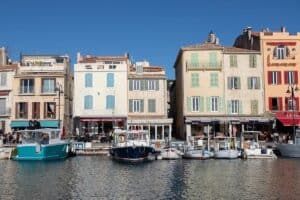 maisons sur le port de Cassis