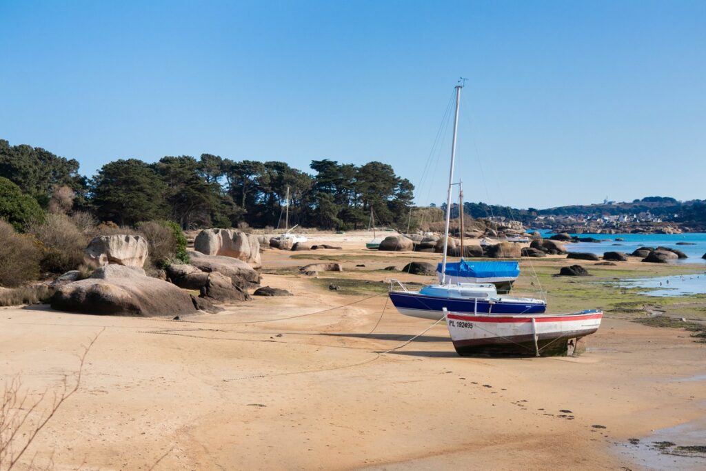 plage et bateaux