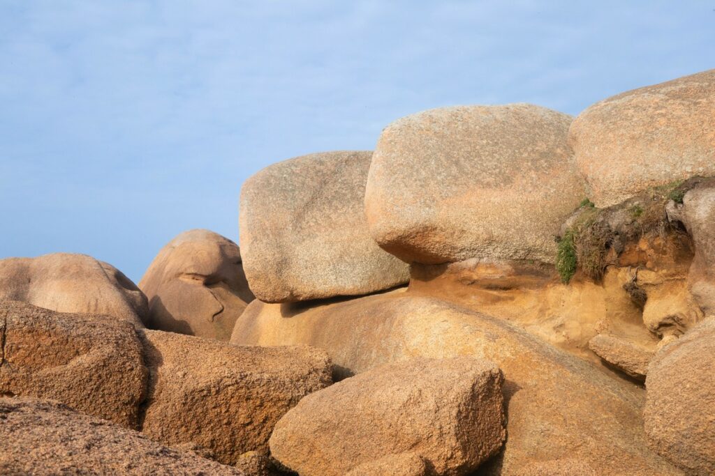 rochers de granit rose