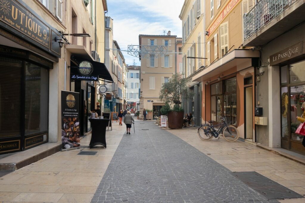 rue commerçante la ciotat