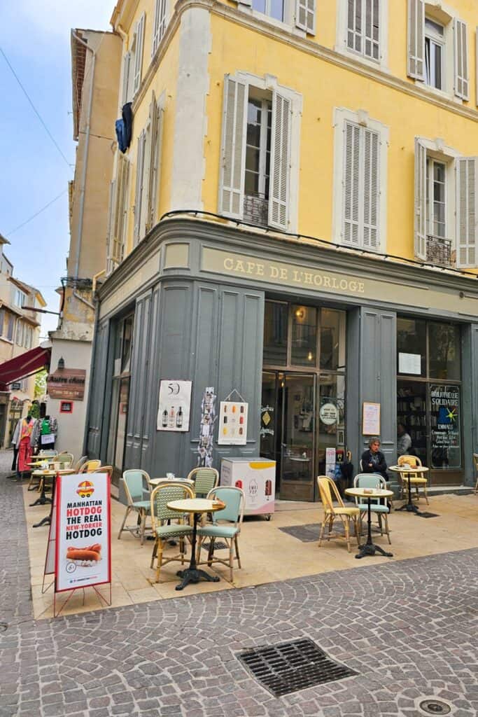 le café de l'horloge