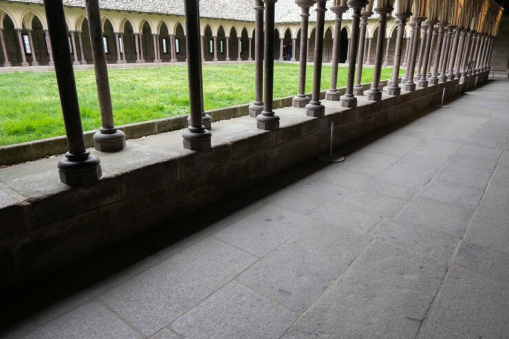 cloitre abbaye mont saint michel