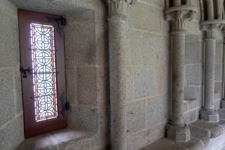 cloitre abbaye mont saint michel