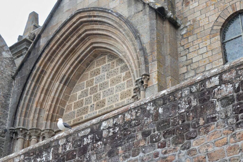 que voir dans l'abbaye du mont saint michel