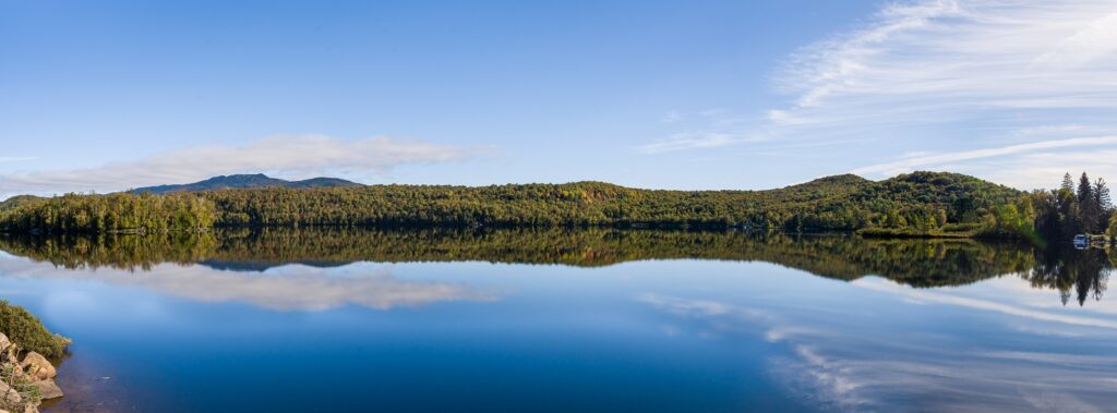 lac dans les laurentides