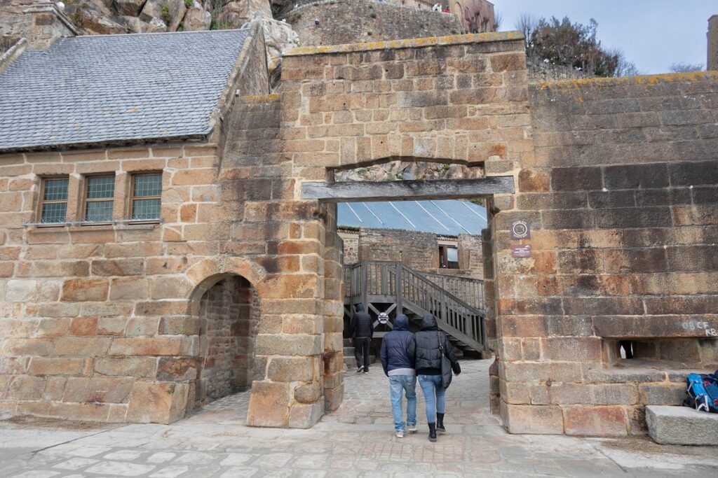 entrée mont saint michel