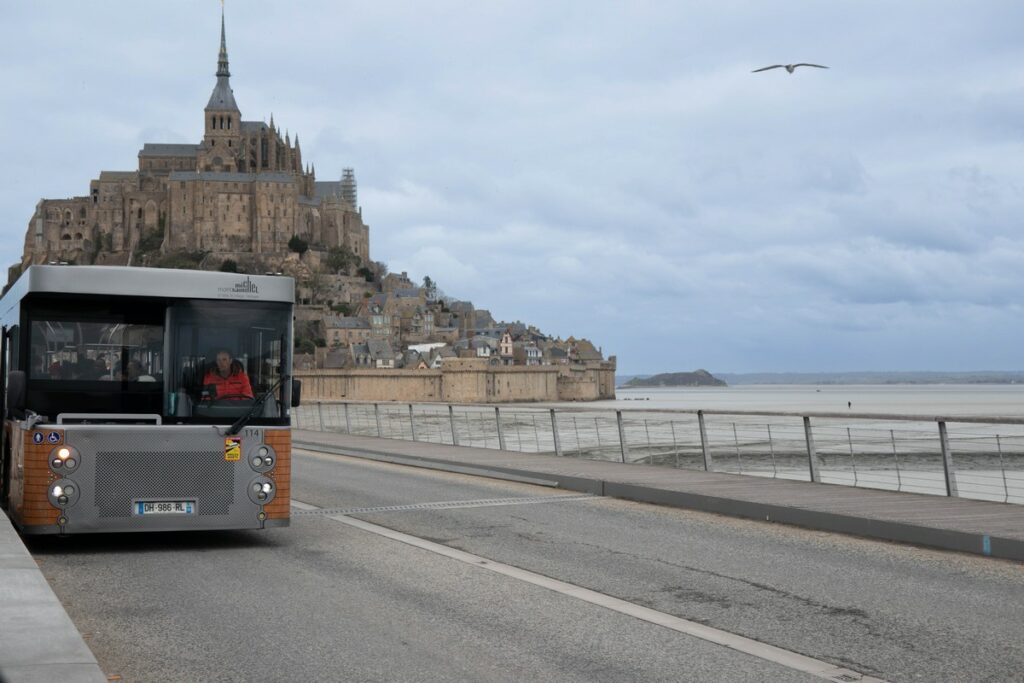 bus navette mont saint michel