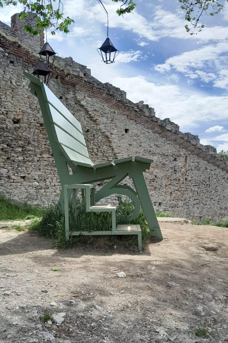 banc géant Pietrasanta