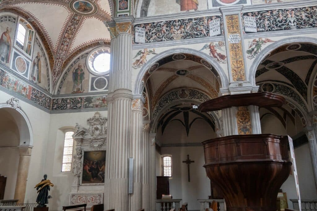 abbaye de San Colombano intérieur