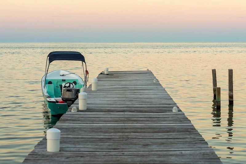 bateau au ponton