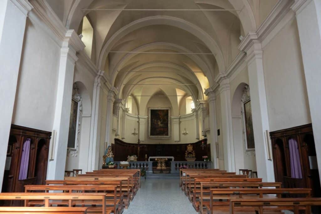 intérieur église