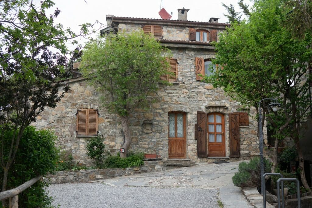 entrée du village de brugnello