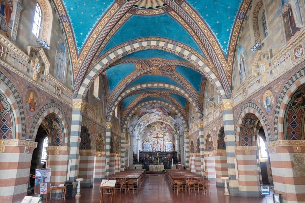 intérieur cathédrale de Santa Maria Assunta