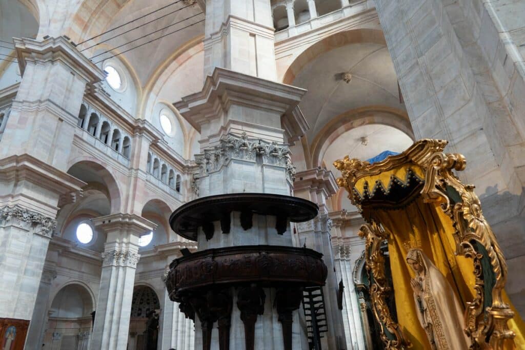 intérieur cathédrale de pavie