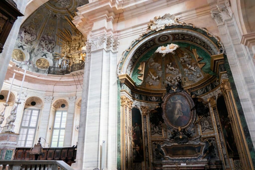 intérieur cathédrale de pavie