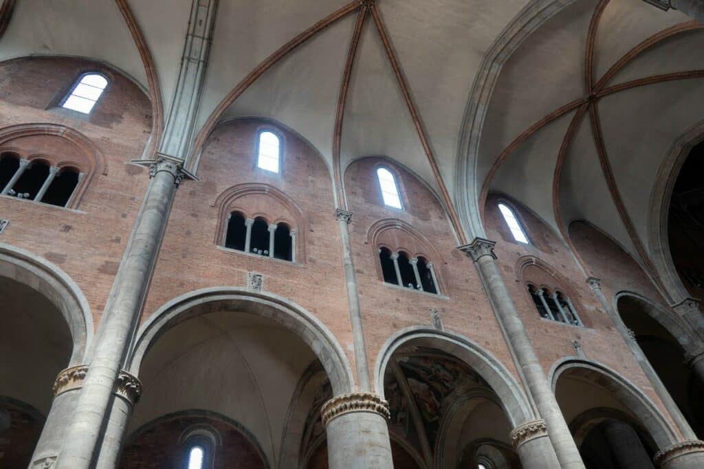 intérieur cathédrale de piacenza