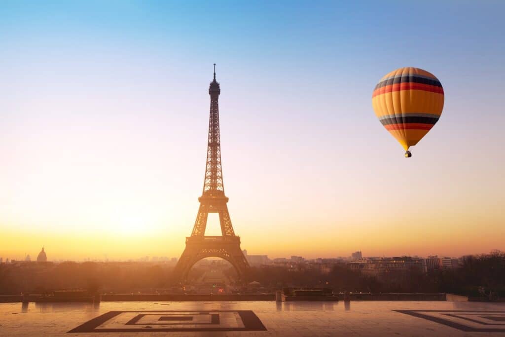 montgolfière tour eiffel