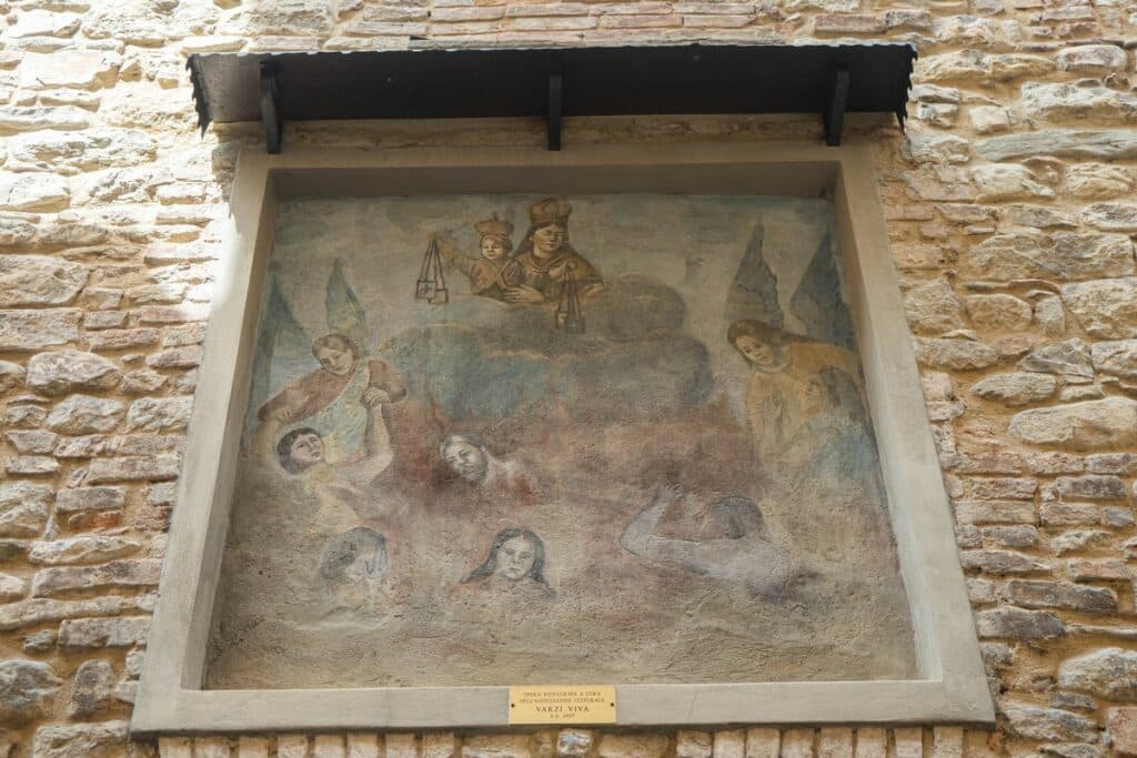 ancienne fresque murale