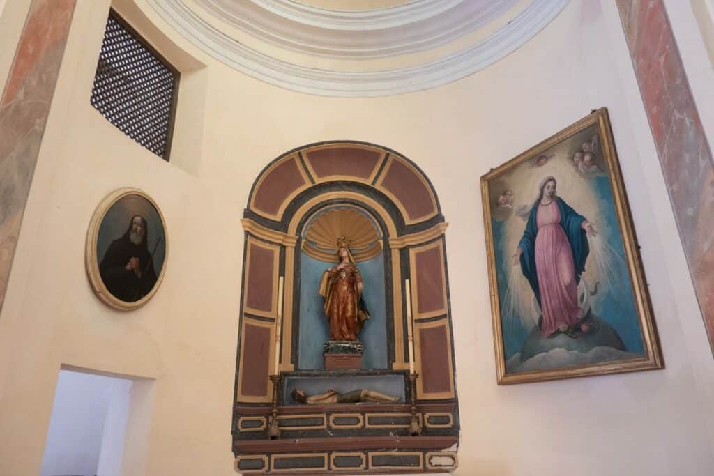 intérieur chiesa dei bianchi