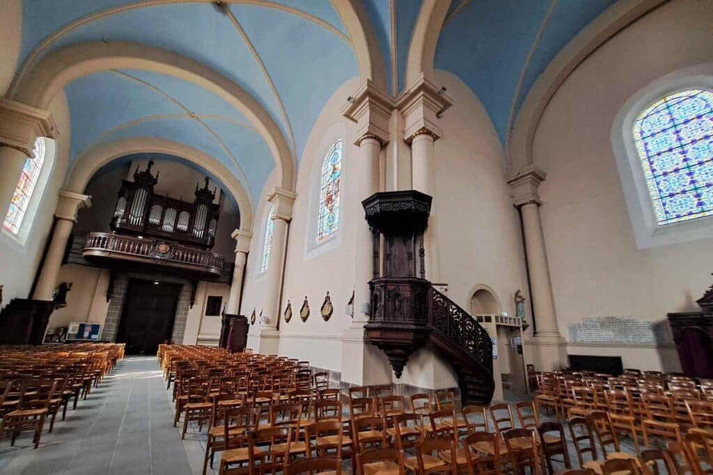 intérieur église de monfort sur meu