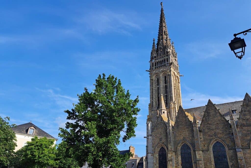 Basilique Notre-Dame-de-la-Guerche