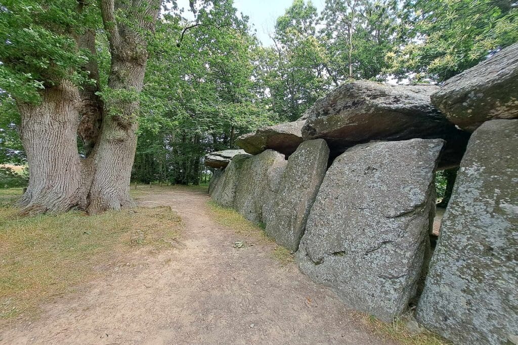 dolmen roche aux fées