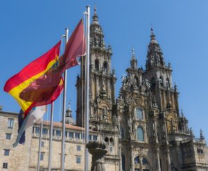 église et drapeau espagnol