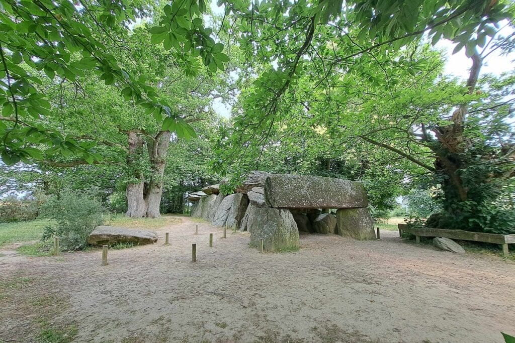 visite roche aux fées