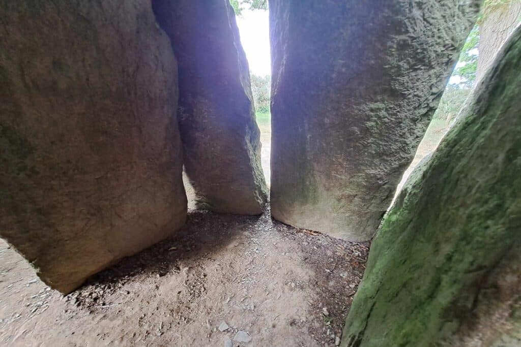 intérieur du dolmen