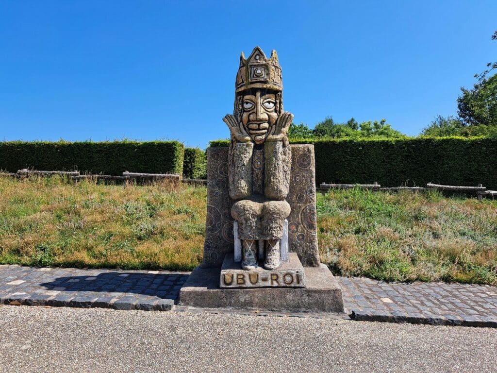 musée robert tatin sculpture