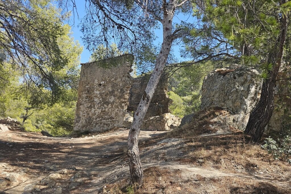 ancien bâtiment militaire