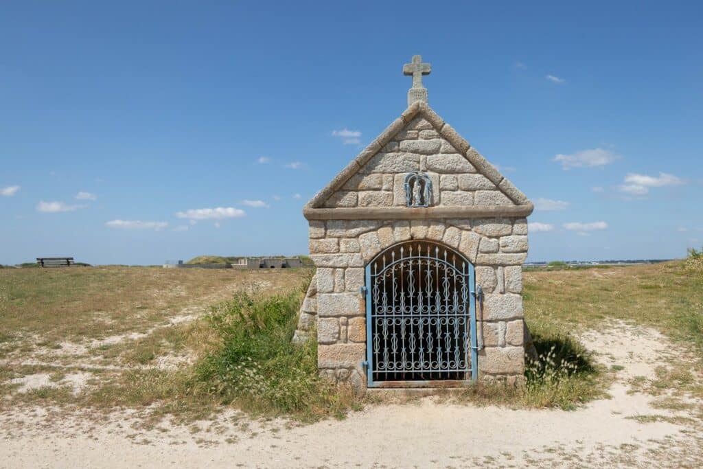 petite chapelle en pierre
