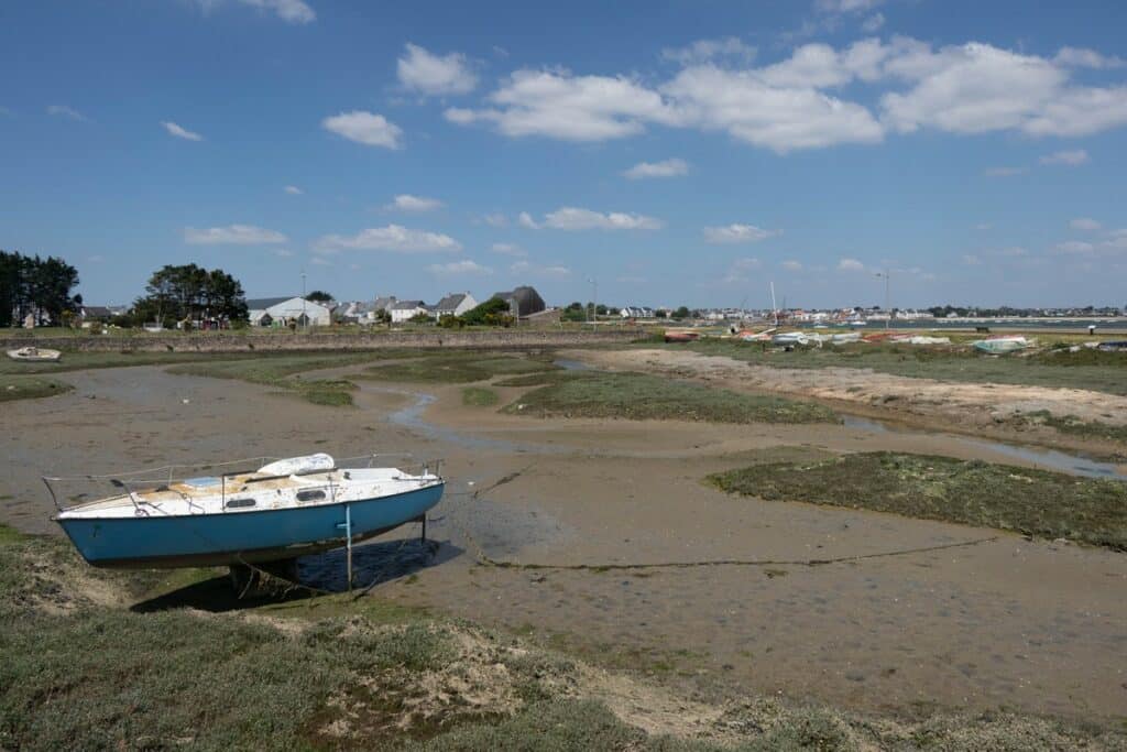 bateau sur la côte