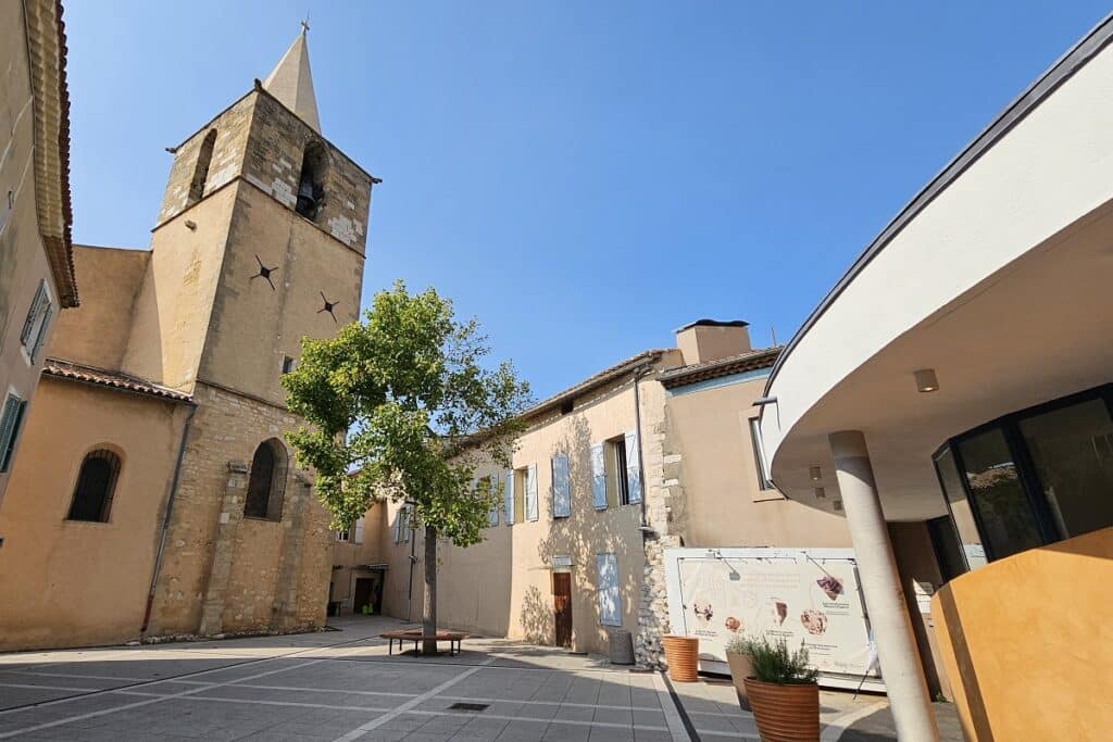 clocher de l'église saint sauveur