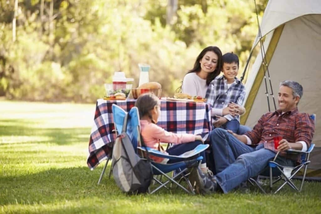 faire du camping en famille