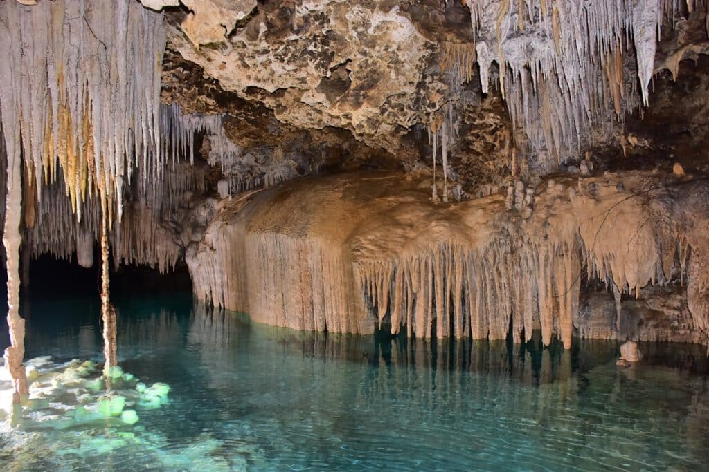 grotte souterraine