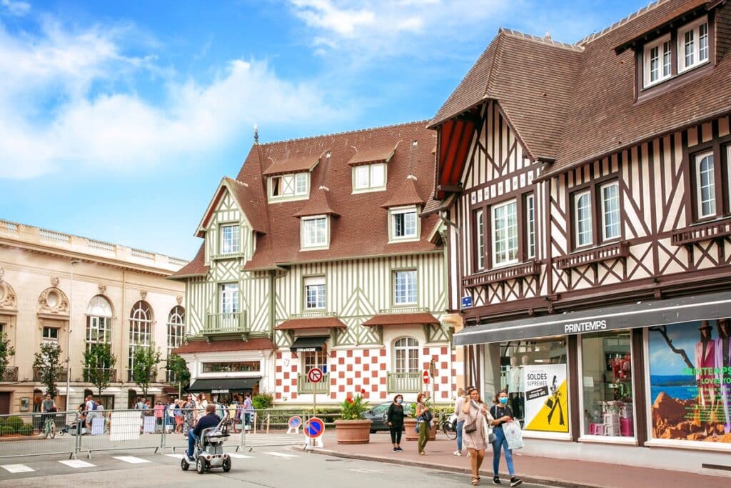 Découverte de Deauville : un voyage entre luxe et détente